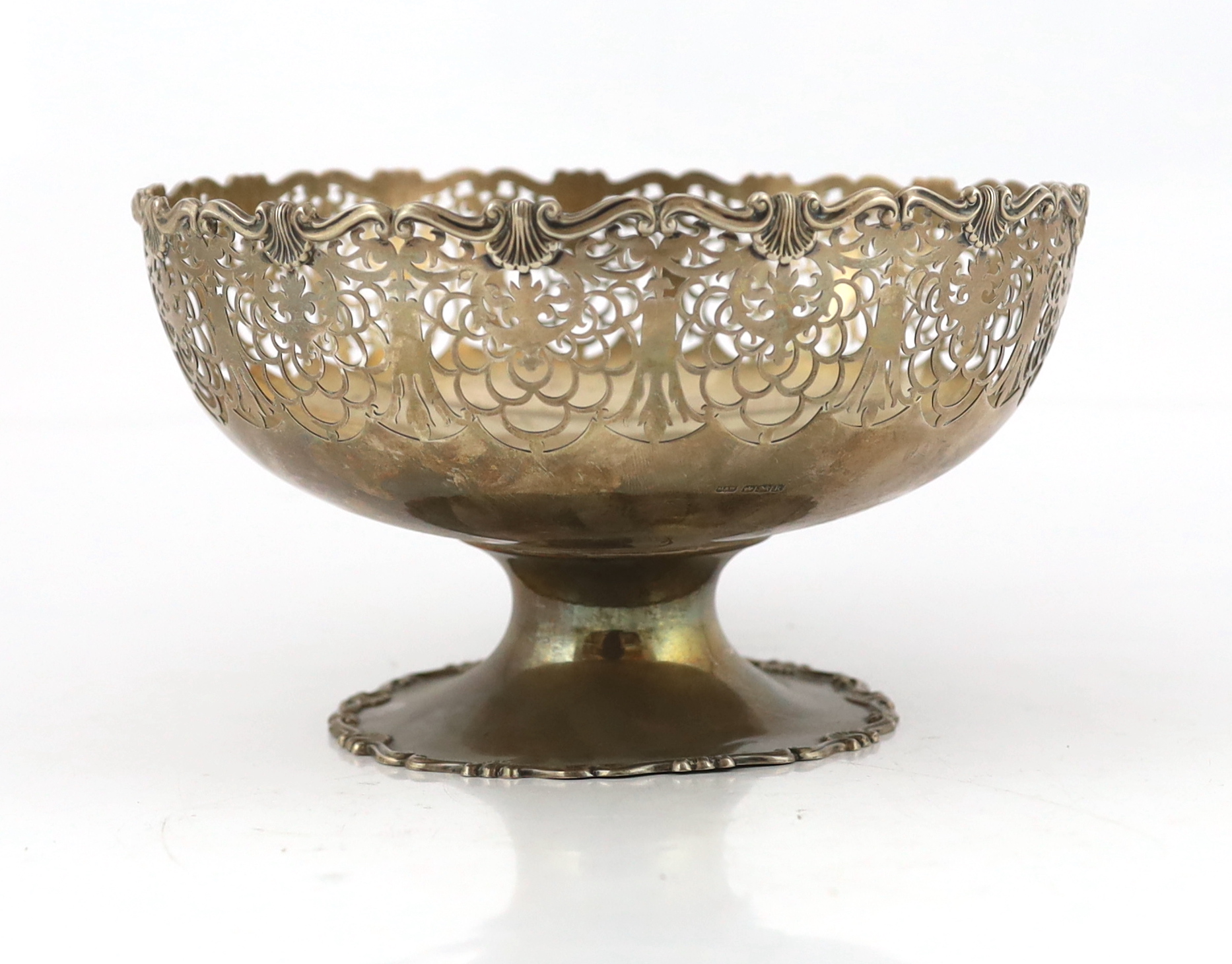 A George V pierced silver circular pedestal bowl by Mappin & Webb, Sheffield, 1927, diameter 23.7cm, 23.3oz.